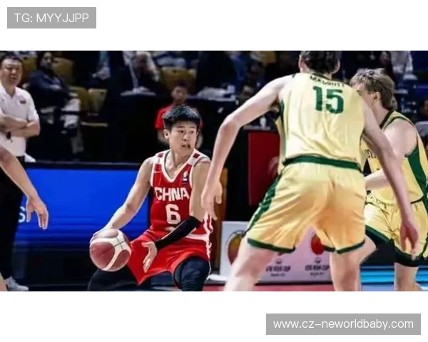 中国篮球队力克澳大利亚成功晋级世界杯四强 全队展现团结拼搏精神 中国篮球队力克澳大利亚成功晋级世界杯四强 全队展现团结拼搏精神