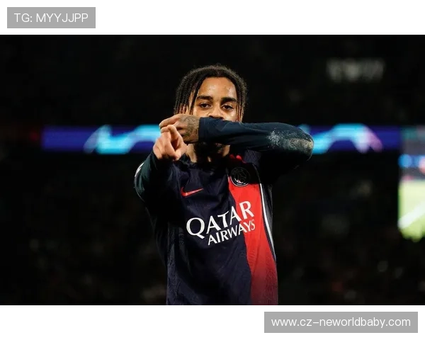 法甲联赛赛季揭幕 巴黎圣日耳曼新星崭露头角 球迷热议竞争激烈局势