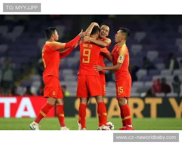 震撼全场！中国足球队逆袭成功，成功晋级亚洲杯八强，创造历史新篇章